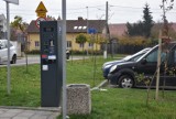 Parkomaty na monety w Strefie Płatnego Parkowania w Malborku. Dlaczego nie można w nich płacić kartą?