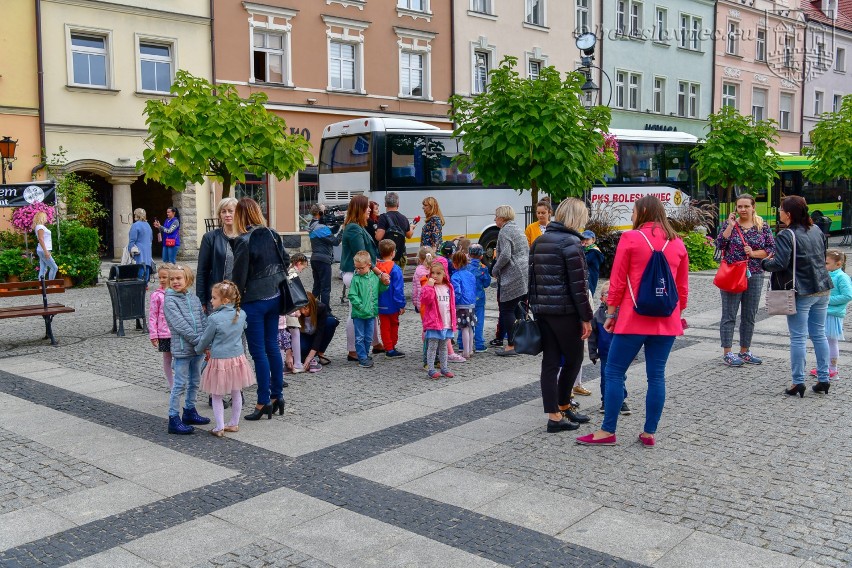 "Autobusem miejskim przez Bolesławiec"- konkurs został rozstrzygnięty, a dzieci nagrodzone! [GALERIA]