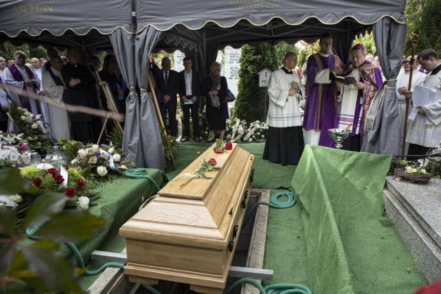 Pogrzeb biskupa Edwarda Janiaka, byłego ordynariusza diecezji kaliskiej