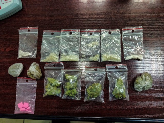 Policjanci z Białegostoku znaleźli podczas kontroli 11 gramów podejrzanych substancji