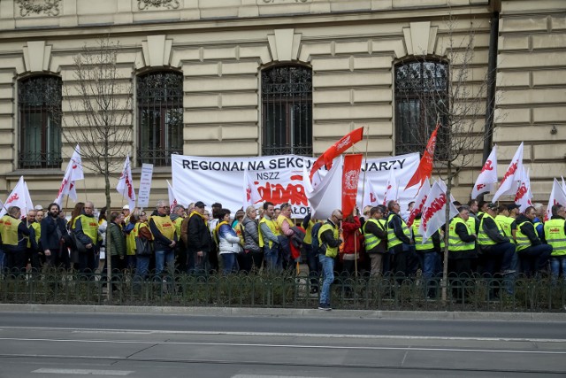 Kraków. Związkowcy domagają się "piątki Solidarności" | Kraków Nasze Miasto