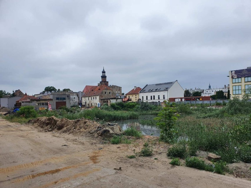 Ulica Królowej Jadwigi w Lesznie wciąż nieprzejezdna 9 lipca 2021