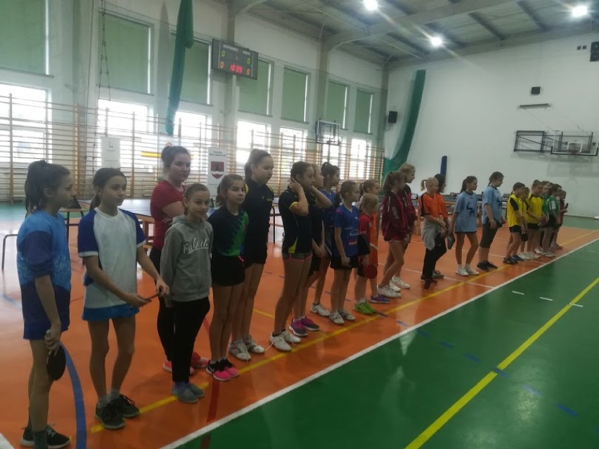 Sukces  Szkoły Podstawowej z Oddziałami Integracyjnymi SPSK w Strugach.Zajęła III miejsce w województwie w mistrzostwach w tenisie[FOTO]