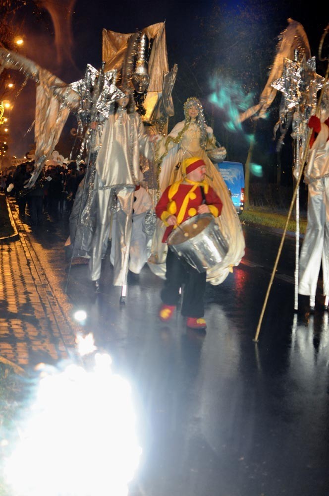 Stare zdjęcia ze Śremu. W 2011 roku świąteczna parada przemaszerowała ulicami miasta, a gwiazdą wieczoru był zespół Brathanki