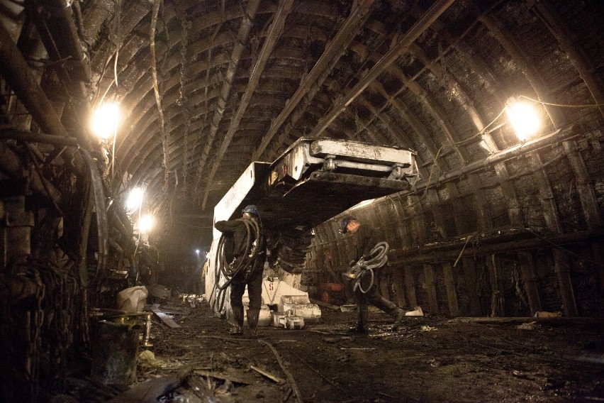 JSW: w weekend w kopalni Zofiówka przybyło 245 zakażonych...