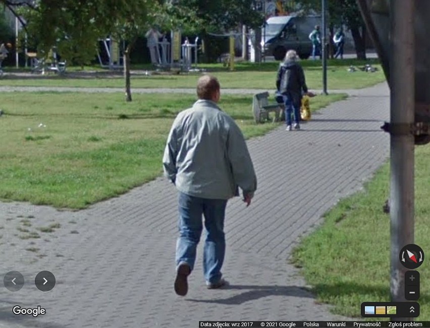 Przyłapani przez kamerę Google Street View w parkach w...