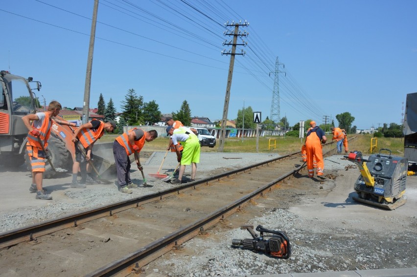 W piątek 9 czerwca planowane było położenie między torami...