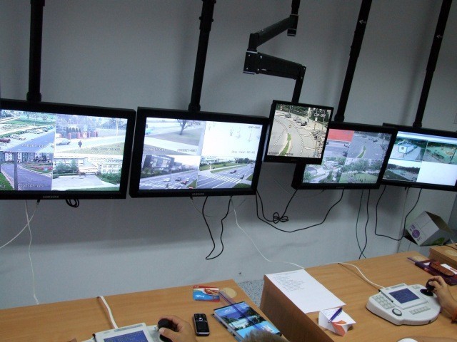 Nowe centrum monitoringu powstało na Podolszycach. Obsługuje 15 kamer