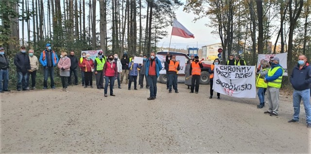 Zalesie Golczowskie. Mieszkańcy już raz zablokowali kopalnię dolomitu Cemex-Jaroszowiec. Czy będą kolejne protesty?