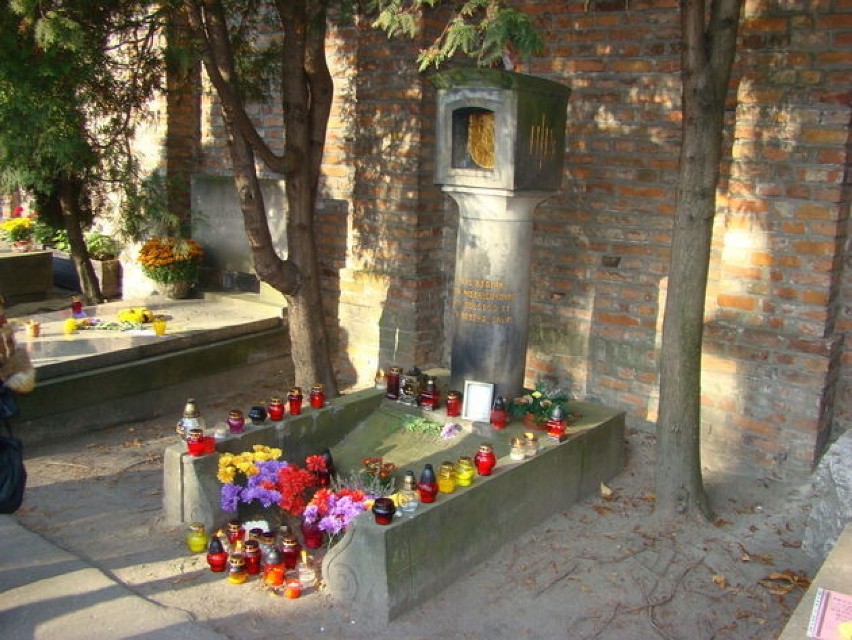 Cmentarz Powązkowski w Warszawie otwarty został 20 maja 1792...