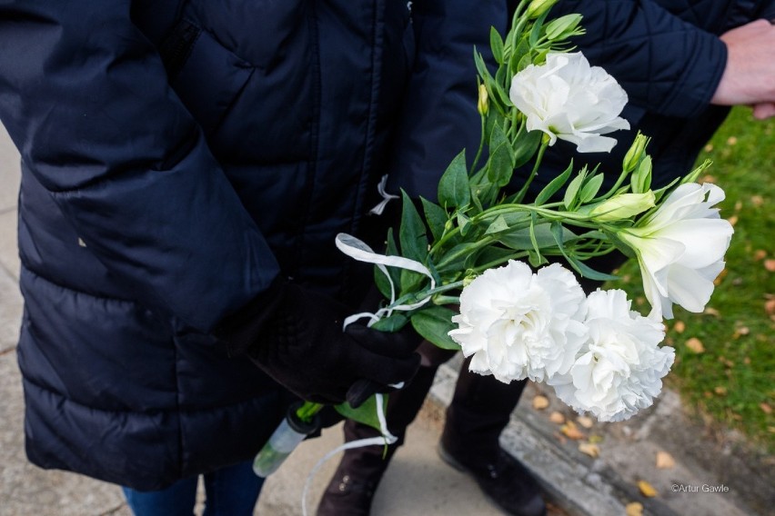 Tarnów. Wzruszająca uroczystość na cmentarzu w Mościcach. Pochowano dzieci utracone [ZDJĘCIA]                    