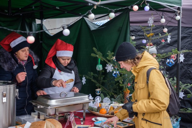 Targ Bożonarodzeniowy w Tarnowie przy ul. Giełdowej, 18.12.2022