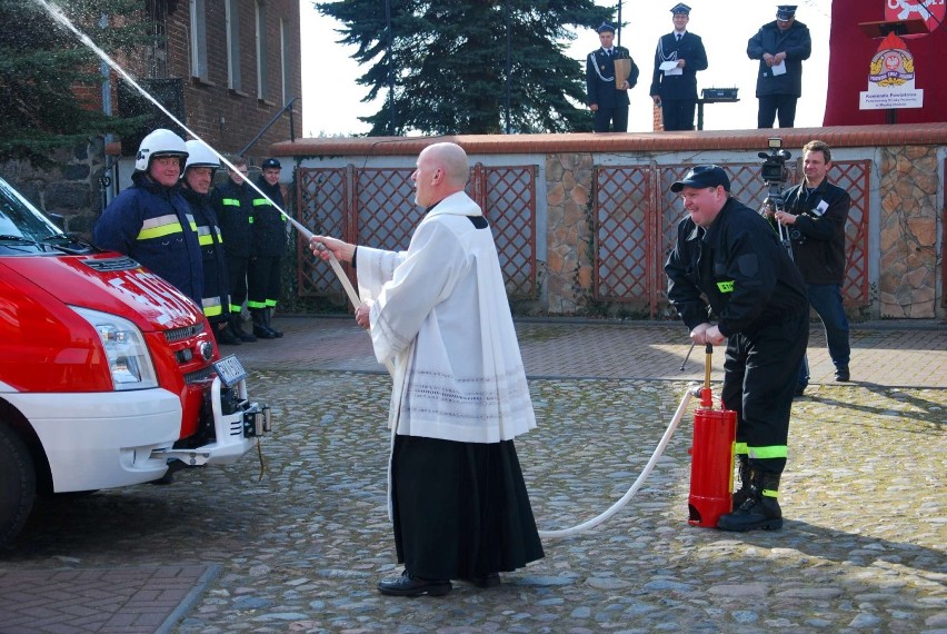 OSP Kamionna już oficjalnie ma nowy samochód - w sobotę 7...