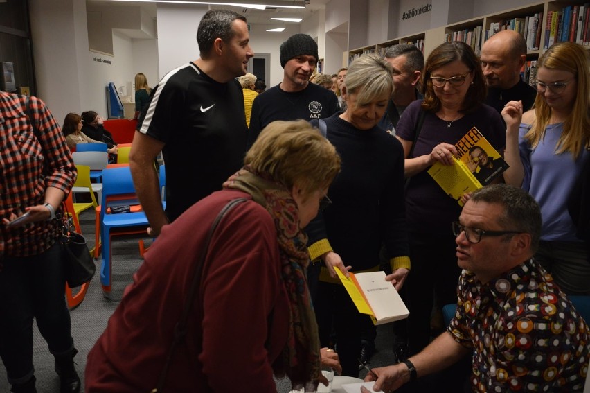Marcin Meller z wizytą w Gdyni. W Bibliotece Śródmieście rozmawiał z mieszkańcami i podpisywał swoje książki ZDJĘCIA
