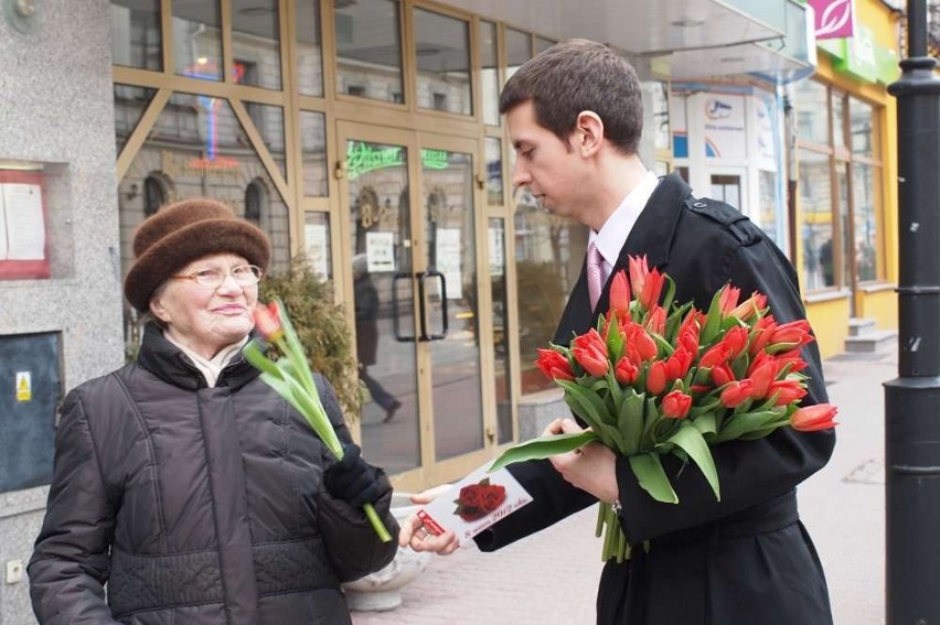 SLD w Gnieźnie pamiętało o Dni Kobiet. Panie z Gniezna były też na ogólnopolskim sejmiku