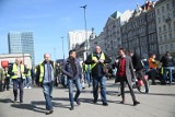 Trwa protest taksówkarzy w Warszawie. Kierowcy zablokowali centrum miasta
