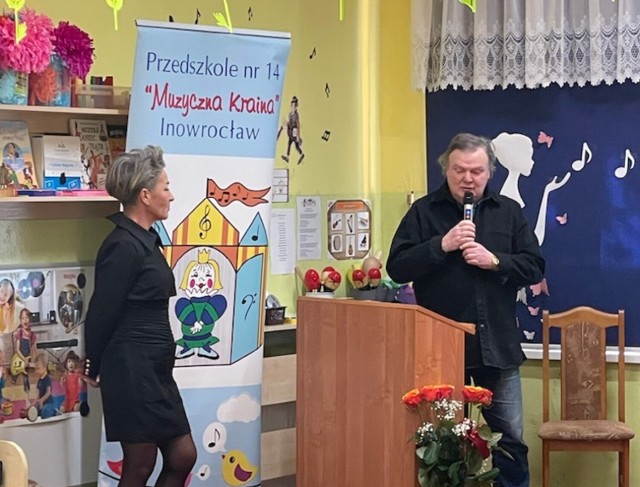 Inowrocławianin Janusz Graczyk spotkał się z przedszkolakami z "Muzycznej Krainy"