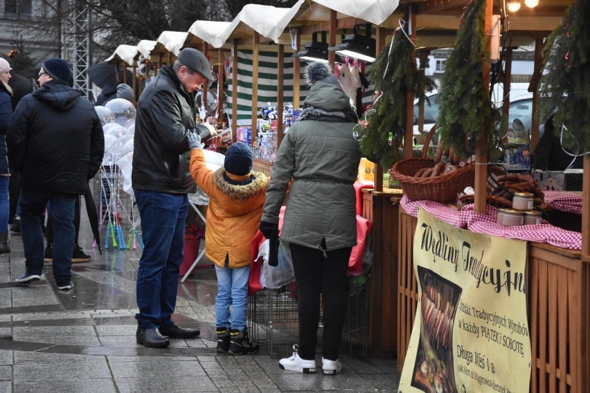 Wągrowiec - Jarmark bożonarodzeniowy na Rynku [ZDJĘCIA]