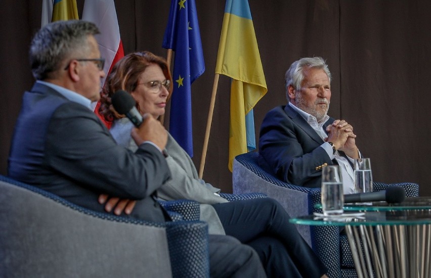 Komorowski, Kwaśniewski oraz Kidawa-Błońska debatowali w...