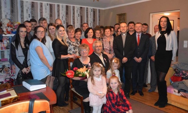 Gmina Nowy Dwór Gd. Teresa i Jan Wandyk świętowali 50 rocznicę ślubu. Małżonkowie zostali odznaczeni medalami za Długoletnie Pożycie Małżeńskie przyznawane przez Prezydenta Rzeczypospolitej Polskiej.