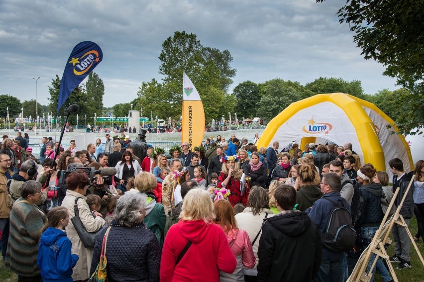 Wianki nad Wisłą zgromadziło 100 tys warszawiaków.