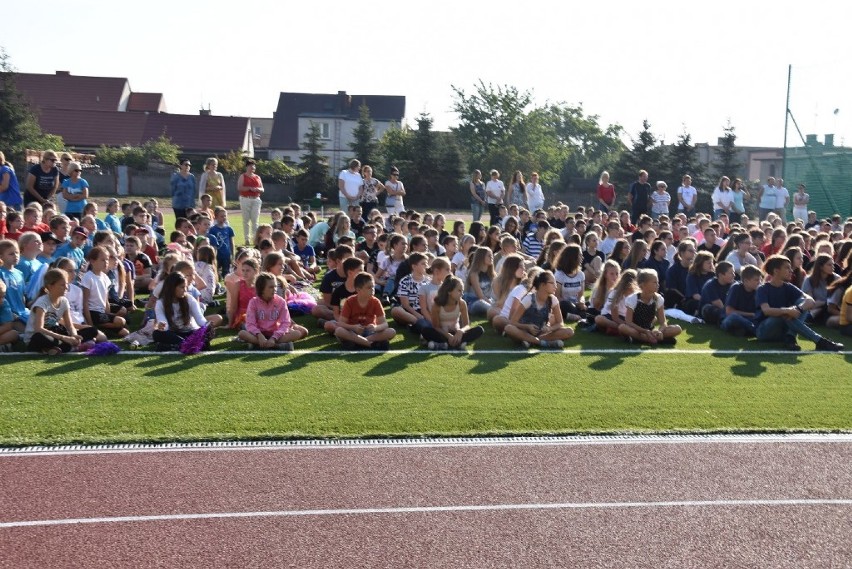 Nekla: Stadion lekkoatletyczny otwarty. Na początek zajęcia z Tomaszem Szymkowiakiem oraz Sophie Ennaoui 