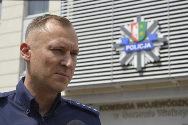 W sobotę rzecznik Komendy Wojewódzkiej Policji w Gorzowie Marcin Maludy powiedział, że cały czas trwa obława za bandytami. W akcję zaangażowani są wszyscy policjanci z północy regionu