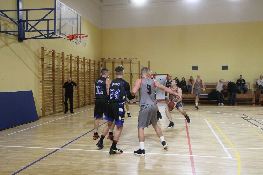 Koszykarze - amatorzy grali w 7. kolejce Chełmińskiej Ligi...