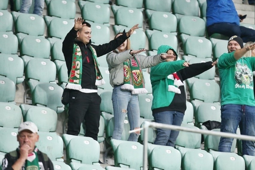 Koniec limitu obłożenia na widowniach stadionów piłkarskich...