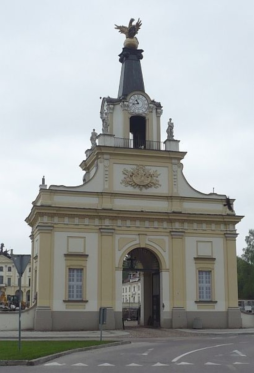 Centrum Białegostoku jest skupione wokół pałacu Branickich....