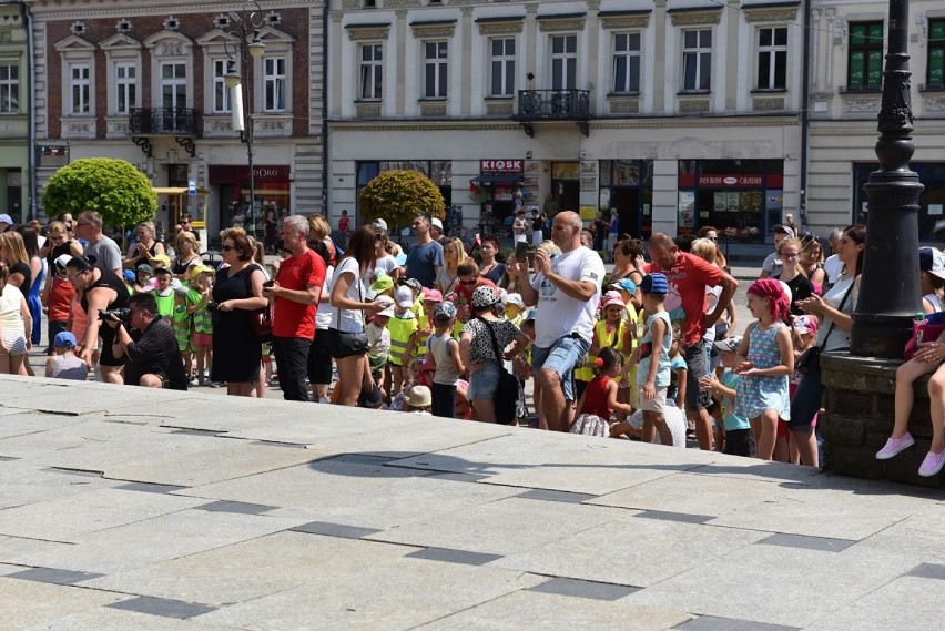 Nowy Sącz. Rodzinne rysownie na płycie rynku [ZDJĘCIA]