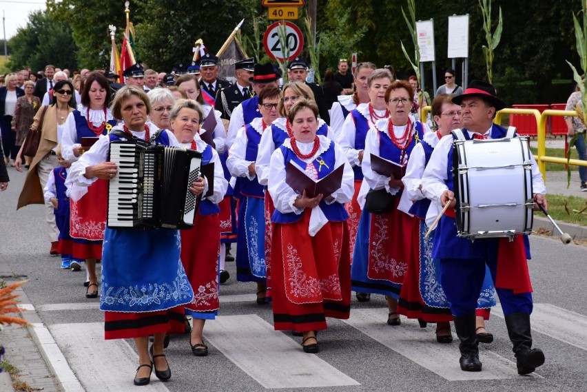 Tak było na dożynkach w Rojewie z zespołem Top One....