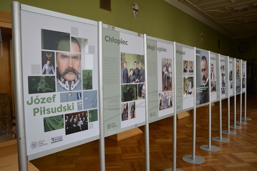 W Wojewódzkim Domu Kultury w Kielcach otwarto wystawę poświęconą Józefowi Piłsudskiemu