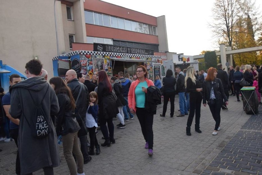 Smaczny i bezpieczny weekend w Łazach: zlot food trucków