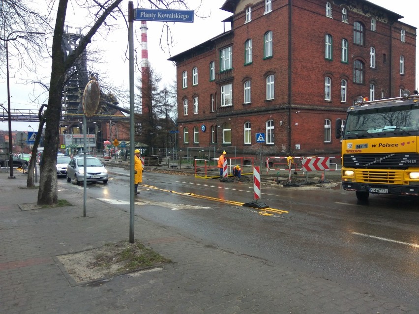 Modernizacja torowiska trwa. Zamiast tramwaju kursuje autobus