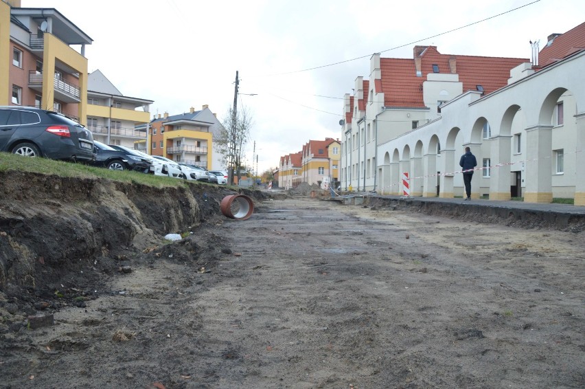Archeolodzy mają co robić na ul. Słowackiego w Malborku... Trwa przebudowa, natrafiono na artefakty [ZDJĘCIA]