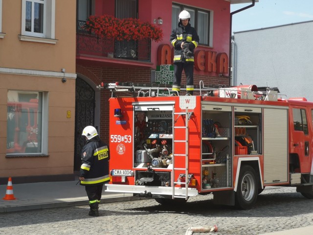 Strażacy dostali sygnał o pożarze budynku wielorodzinnego przy ulicy Wolności w Wąbrzeźnie
