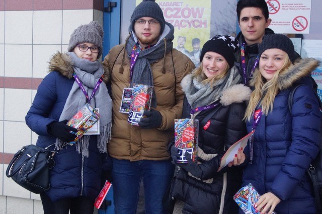 Wolontariusz WOŚP kwestują na ulicach Kalisza