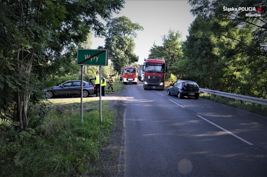 Wypadek motocyklisty w Mikołowie. Kierowca osobówki nie zauważył jednośladu, 36-latek w szpitalu