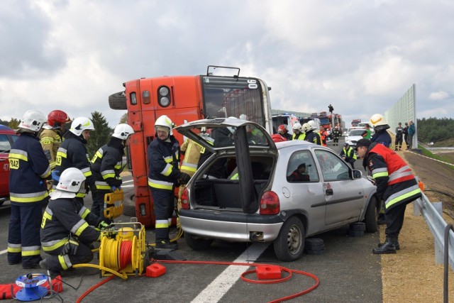 Wypadek masowy na DK 46 pod Dobrodzieniem - wielkie ćwiczenia opolskich służb ratunkowych.