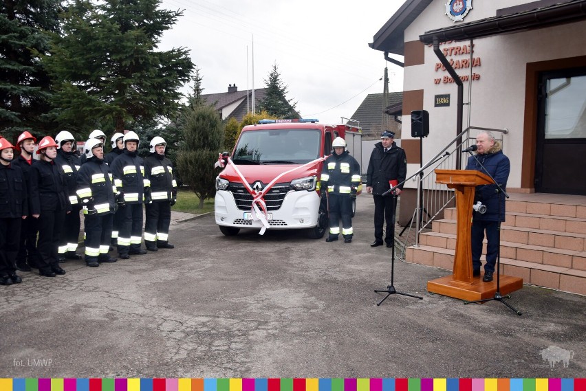 OSP w Borkowie w gminie Kolno ma nowy wóz. To lekki samochód ratowniczo-gaśniczy