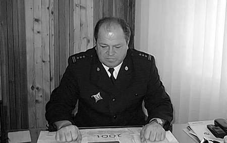 St. bryg. Leon Mądry, komendant straży pożarnej apeluje o niewypalanie traw w pobliżu kompleksów leśnych.  Fot. A. Kaczmarek