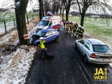 Poważny wypadek pod Jaworem. Audi uderzyło w drzewo [ZDJĘCIA]