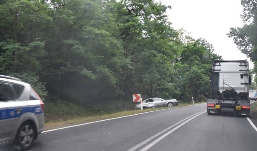 Wypadek w Dąbrówce Leśnej, w gminie Oborniki. Wśród poszkodowanych są dzieci