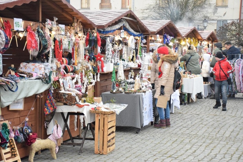 Drugi dzień jarmarku świątecznego w Koninie. Mieszkańcy przygotowują się na święta. Znajdź się na naszych zdjęciach!