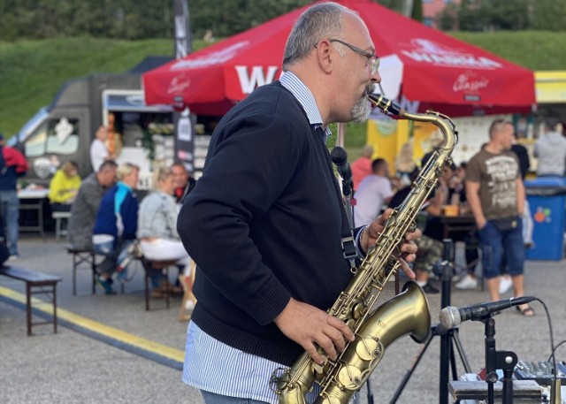 jacek Klesyk zagrał na saksofonie i harmonijce ustnej.