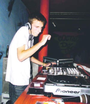 Marcin Bociański znany jako DJ Heaven zadebiutował jako didżej w dyskotece Tropica. Fot. Karol Kominek