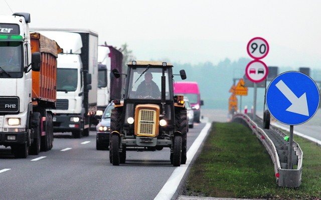 Pijany traktorzysta szalał na autostradzie A1 w Lisewie