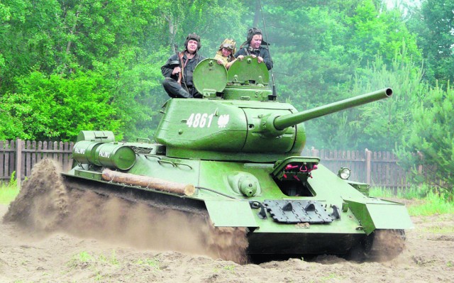Największą atrakcją szlaku Czterech Pancernych w okolicy Tomaszowa Mazowieckiego jest czołg T-34.