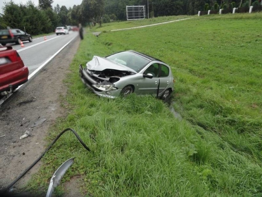 DK 75. Zderzyły sie dwa auta. Dwie i pół godziny utrudnień na drodze do Krynicy